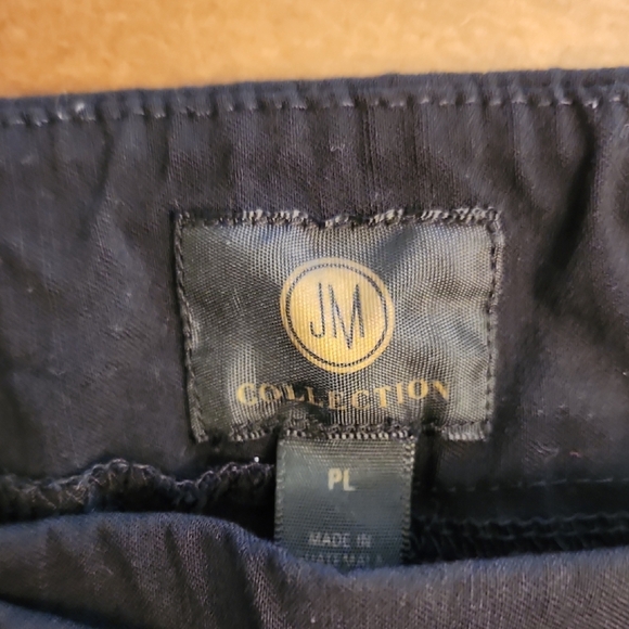 JM Collection Black Garment with Gold Label - Picture 2 of 3